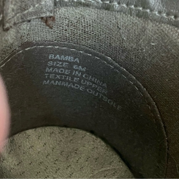 Coconuts by Matisse taupe pull on ankle boots, size 6M - Picture 6 of 9